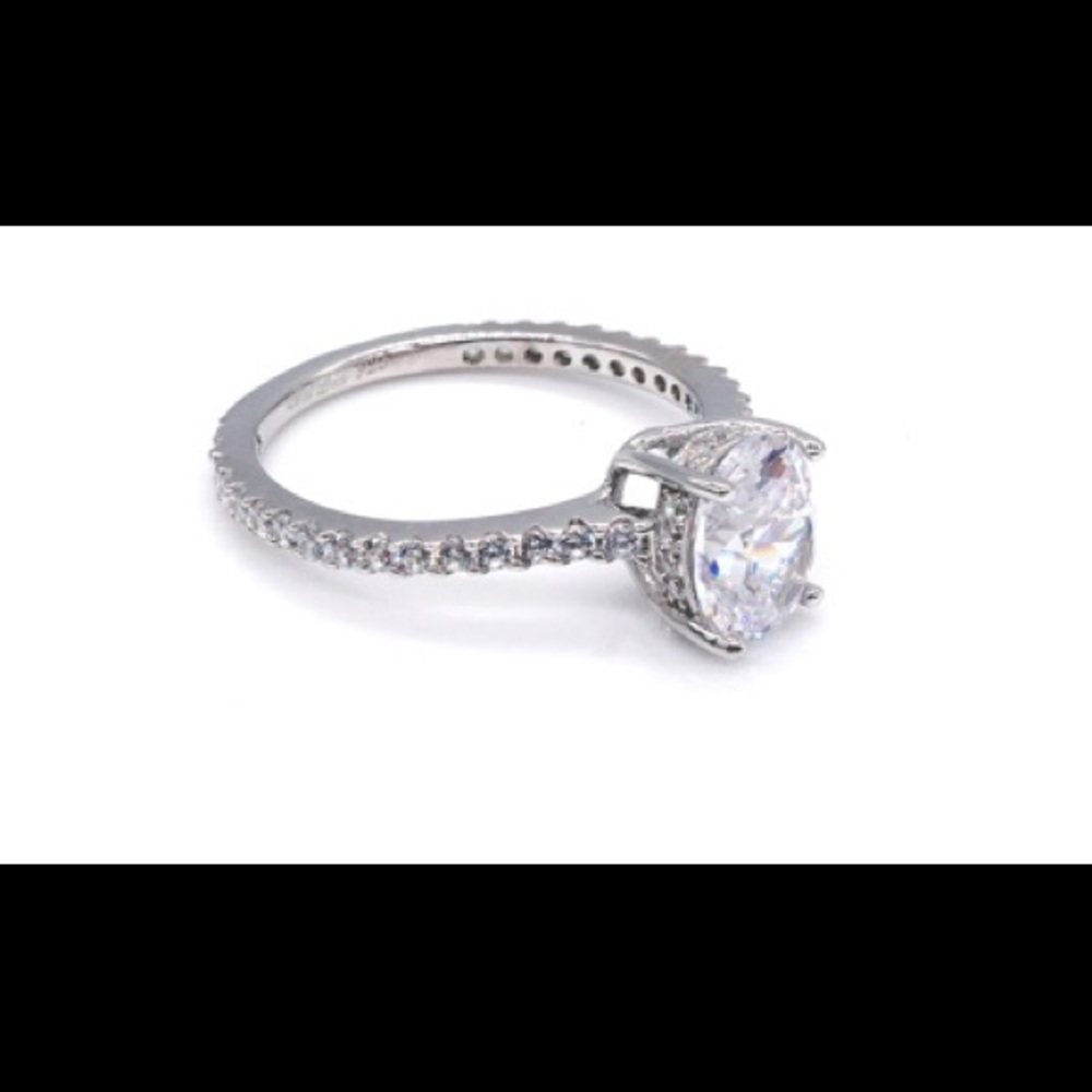 Moisenite ring